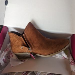 NIB women's booties